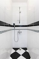 Chiconomy Suites