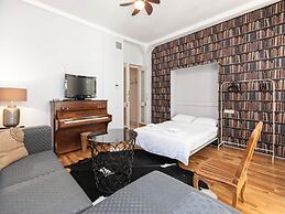 Chiconomy Suites