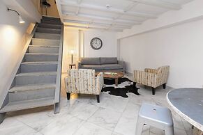 Chiconomy Suites