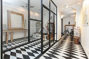 Chiconomy Suites
