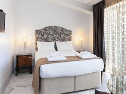 Chiconomy Suites