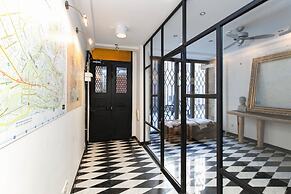 Chiconomy Suites