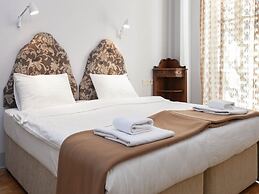 Chiconomy Suites