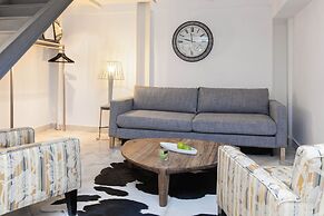 Chiconomy Suites