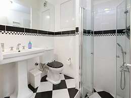Chiconomy Suites