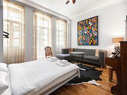 Chiconomy Suites