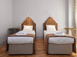 Chiconomy Suites