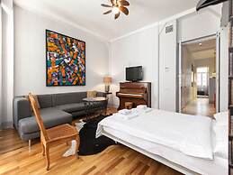 Chiconomy Suites