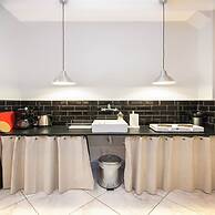 Chiconomy Suites