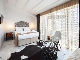 Chiconomy Suites