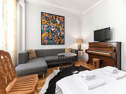 Chiconomy Suites