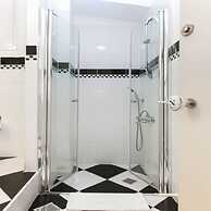 Chiconomy Suites
