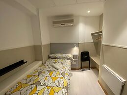 Far Home Gran Vía - Hostel