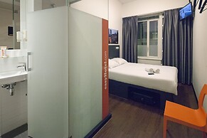 easyHotel The Hague City Centre