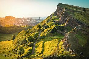 Garner Edinburgh Haymarket by IHG