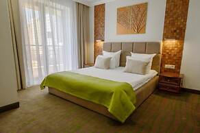Platan Yuzhniy Hotel