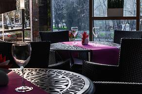 Platan Yuzhniy Hotel