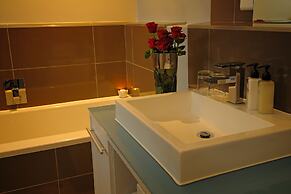Whale Coast All Suite Hotel