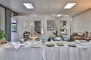 Whale Coast All Suite Hotel
