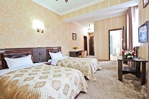 Grand Hotel