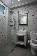Hillside Studios & Apartments