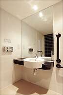 Holiday Inn Express Birmingham - Snow Hill by IHG