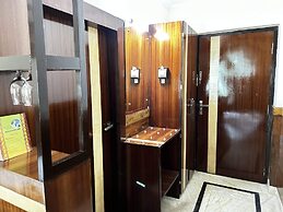 Hotel Gandhi's Paradise