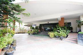 Grand Bee Hotel