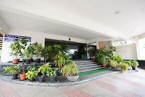 Grand Bee Hotel