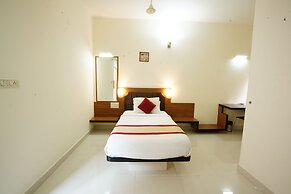 Grand Bee Hotel