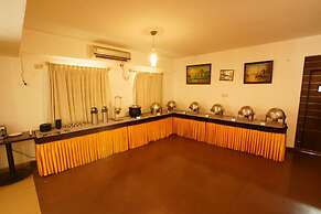 Grand Bee Hotel