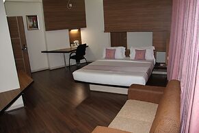 Grand Bee Hotel