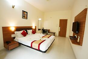 Grand Bee Hotel