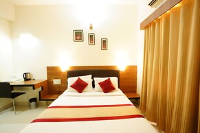 Grand Bee Hotel