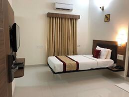 Grand Bee Hotel