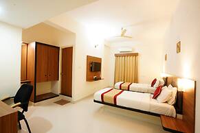 Grand Bee Hotel