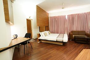 Grand Bee Hotel