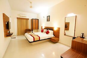Grand Bee Hotel