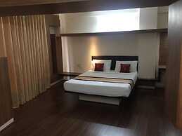 Grand Bee Hotel