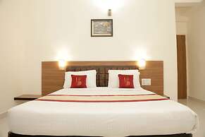 Grand Bee Hotel