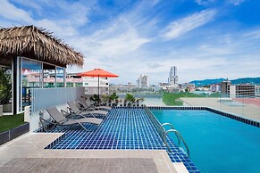 Hallo Patong Hotel & Restaurant