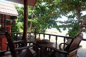 Tharathip Resort