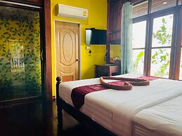 Tharathip Resort