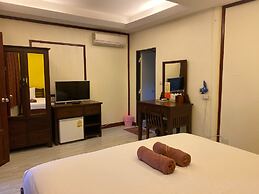 Tharathip Resort