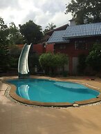 Tharathip Resort