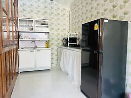 Tharathip Resort