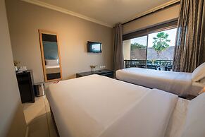 Dolphin Suites