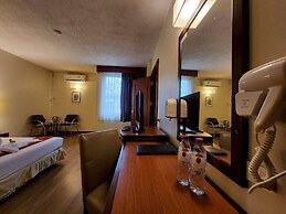 Hadyai Golden Crown Hotel
