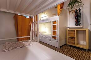 Primavera Hostel