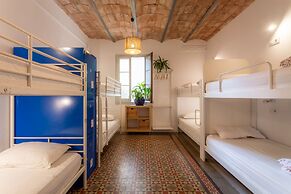 Primavera Hostel